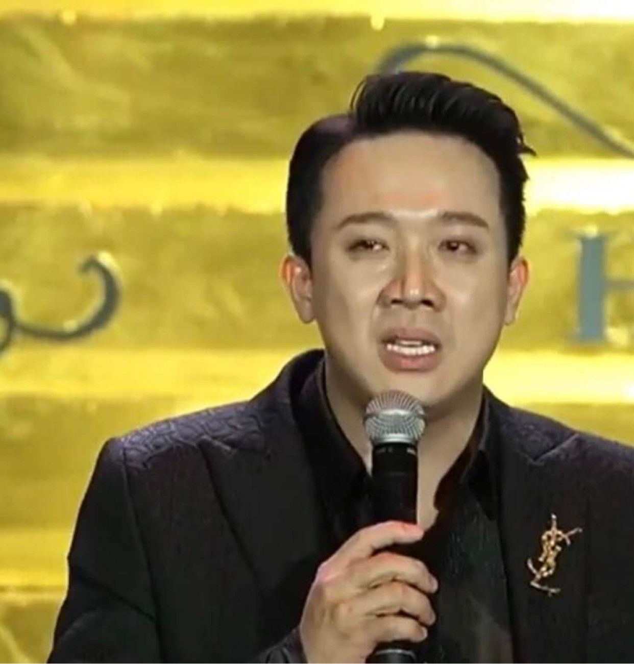 Những lần khóc gây tranh cãi của sao Việt tốn không ít giấy mực của truyền thông - Ảnh 3