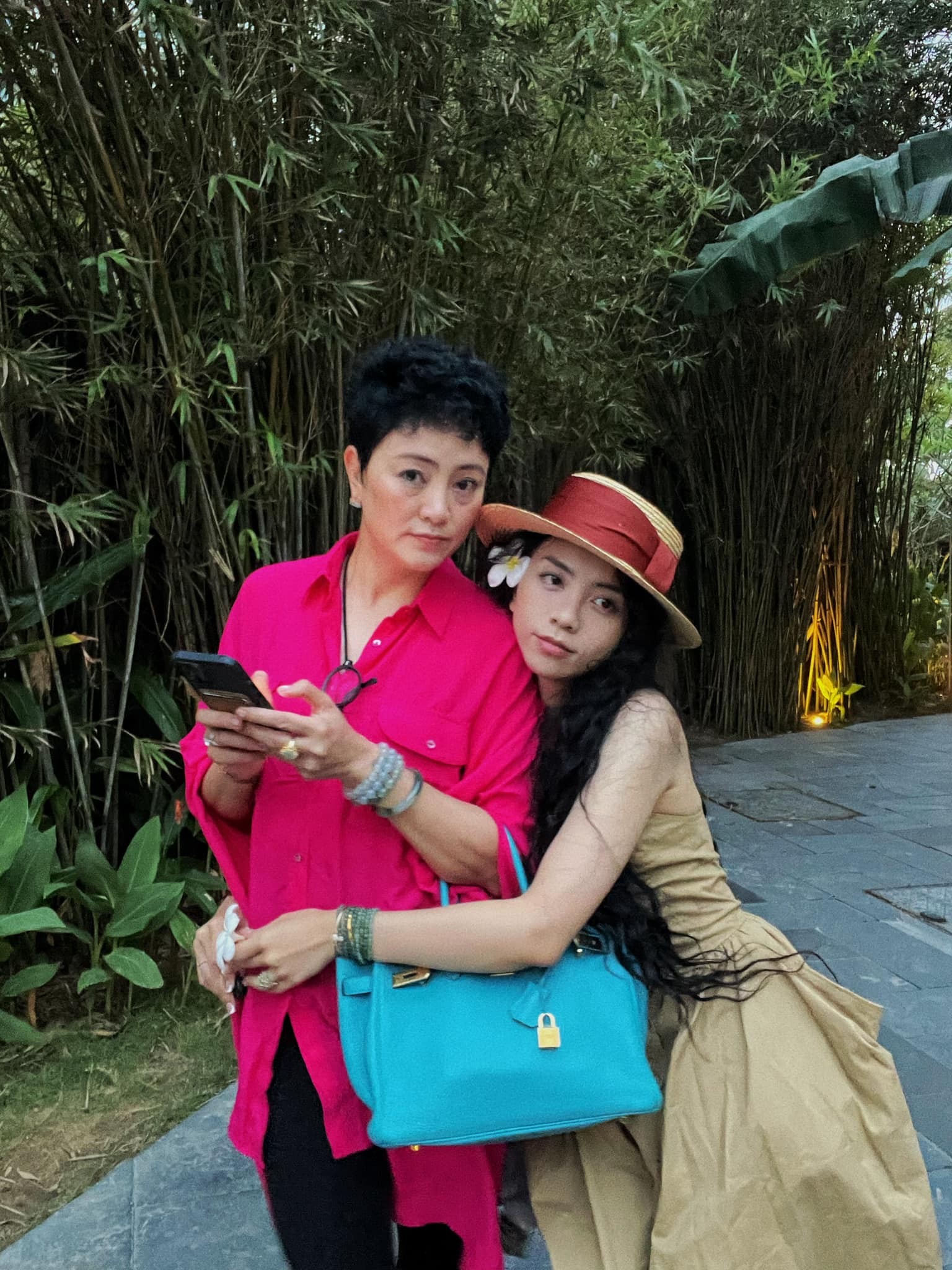 Profile khủng của nữ chính tập 2 'Người ấy là ai' khiến nhiều người bất ngờ - Ảnh 4