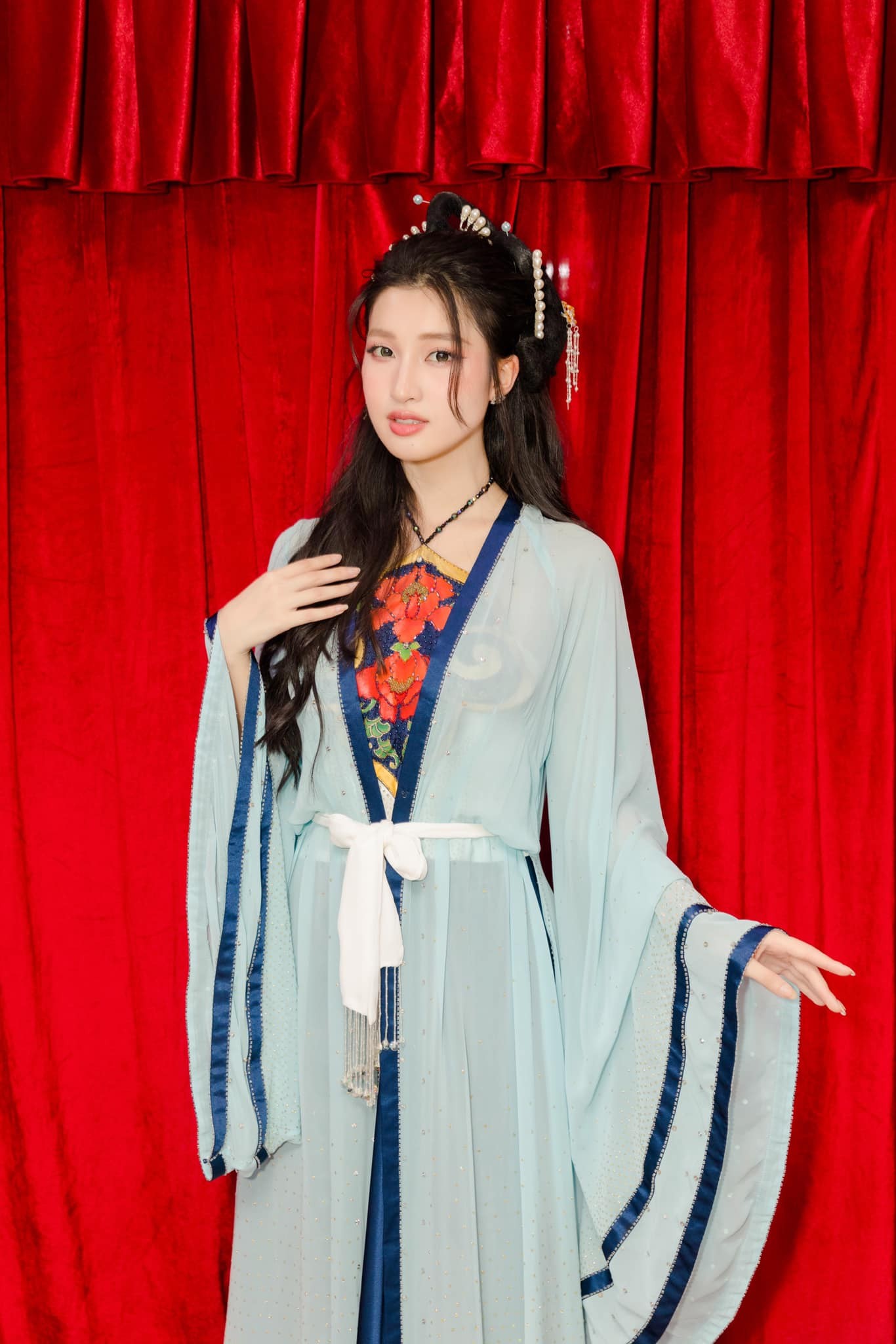 Hóa thân thành Thúy Kiều, Thúy Vân, Hoa hậu Quốc tế 2022 Jasmin, Á hậu Phương Nhi ai đẹp hơn? - Ảnh 7