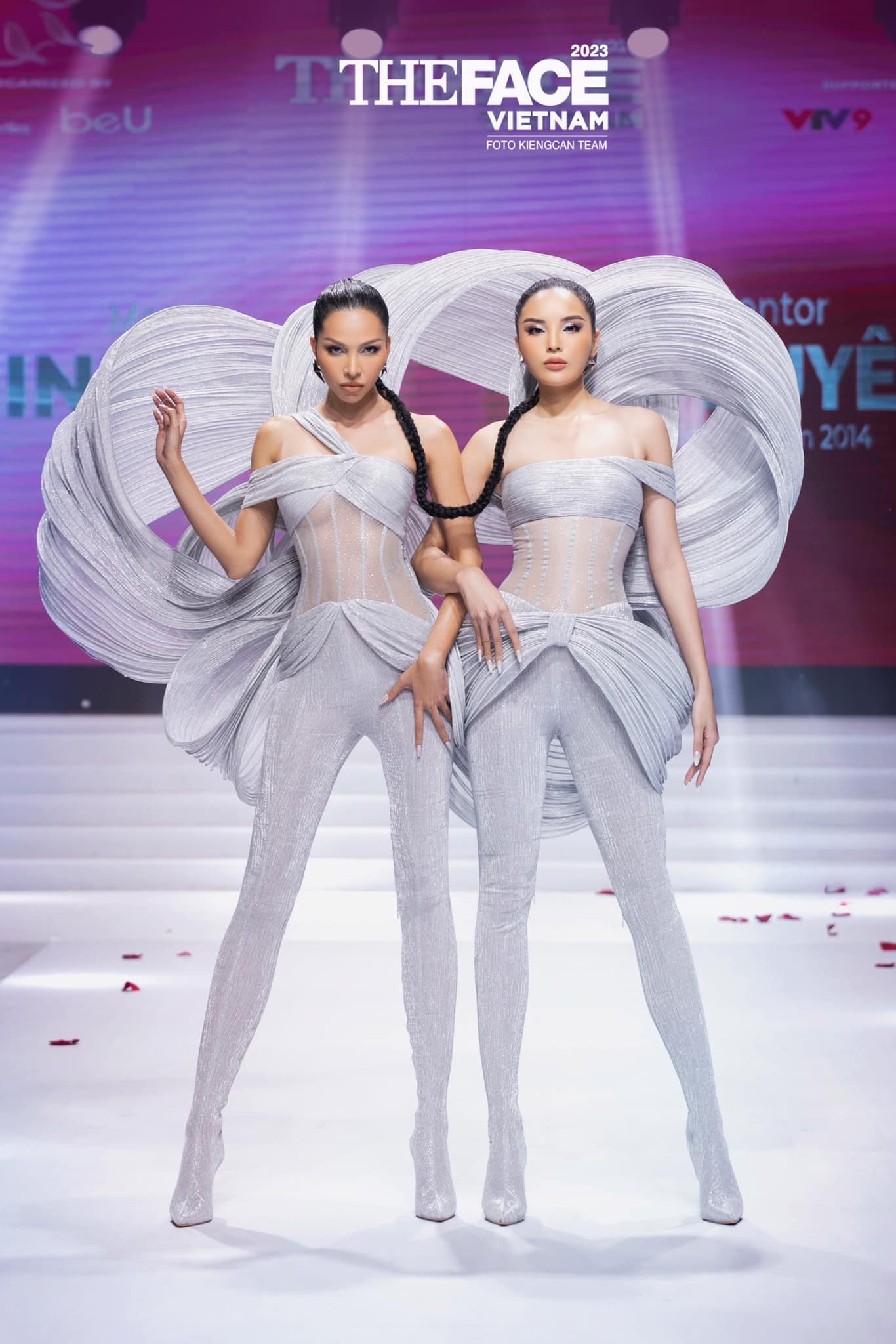 Dàn huấn luyện viên với màn xuất hiện cực chất. Ảnh: The Face Vietnam 2023.