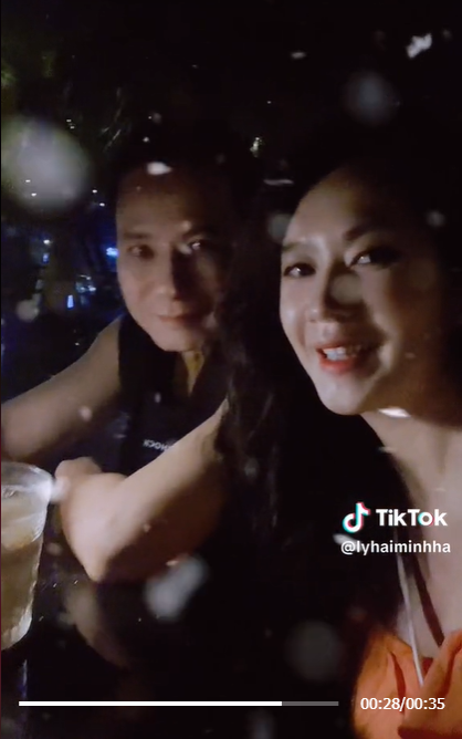 Hóa ra trai trẻ là Lý Hải. Ảnh: TikTok @Lý Hải Minh Hà Hóa ra trai trẻ là Lý Hải. Ảnh: TikTok @Lý Hải Minh Hà