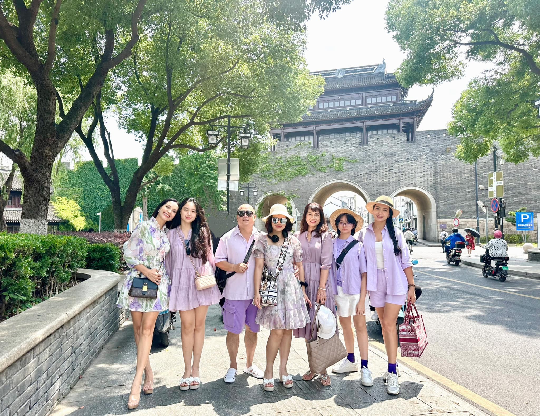 Suti - Con gái cựu mẫu Thúy Hạnh khoe nhan sắc trong veo ở tuổi 15 - Ảnh 6