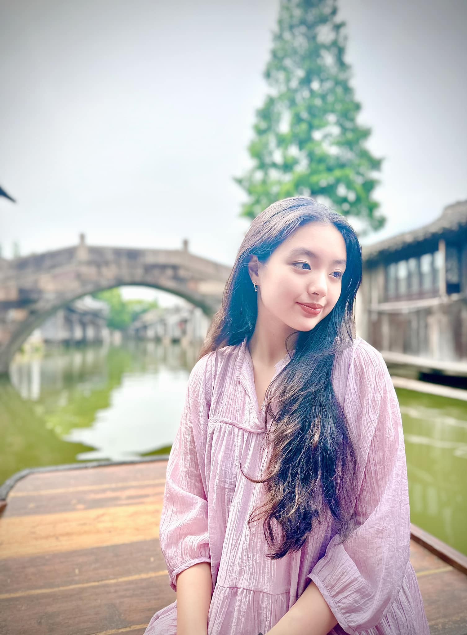 Suti - Con gái cựu mẫu Thúy Hạnh khoe nhan sắc trong veo ở tuổi 15 - Ảnh 1