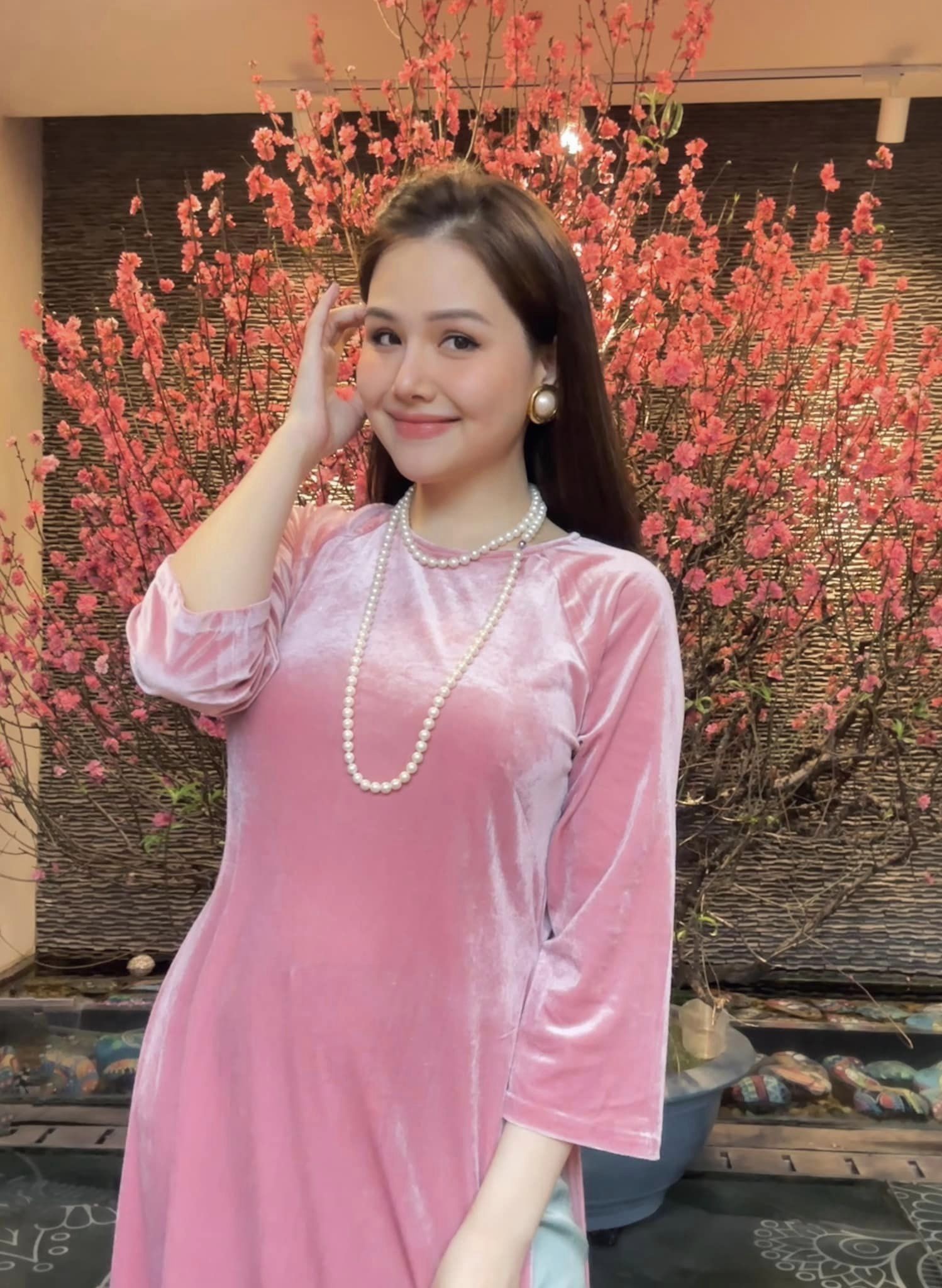 Phanh Lee công khai 'trốn chồng, trốn con' đi chơi, diện đồ đơn giản nhưng vẫn toát lên khí chất hào môn - Ảnh 3 Phanh Lee công khai 'trốn chồng, trốn con' đi chơi, diện đồ đơn giản nhưng vẫn toát lên khí chất hào môn - Ảnh 3