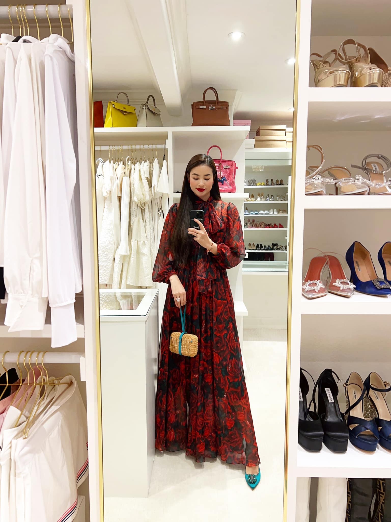 Cuộc sống hiện tại của Phạm Hương chăm con và kinh doanh.