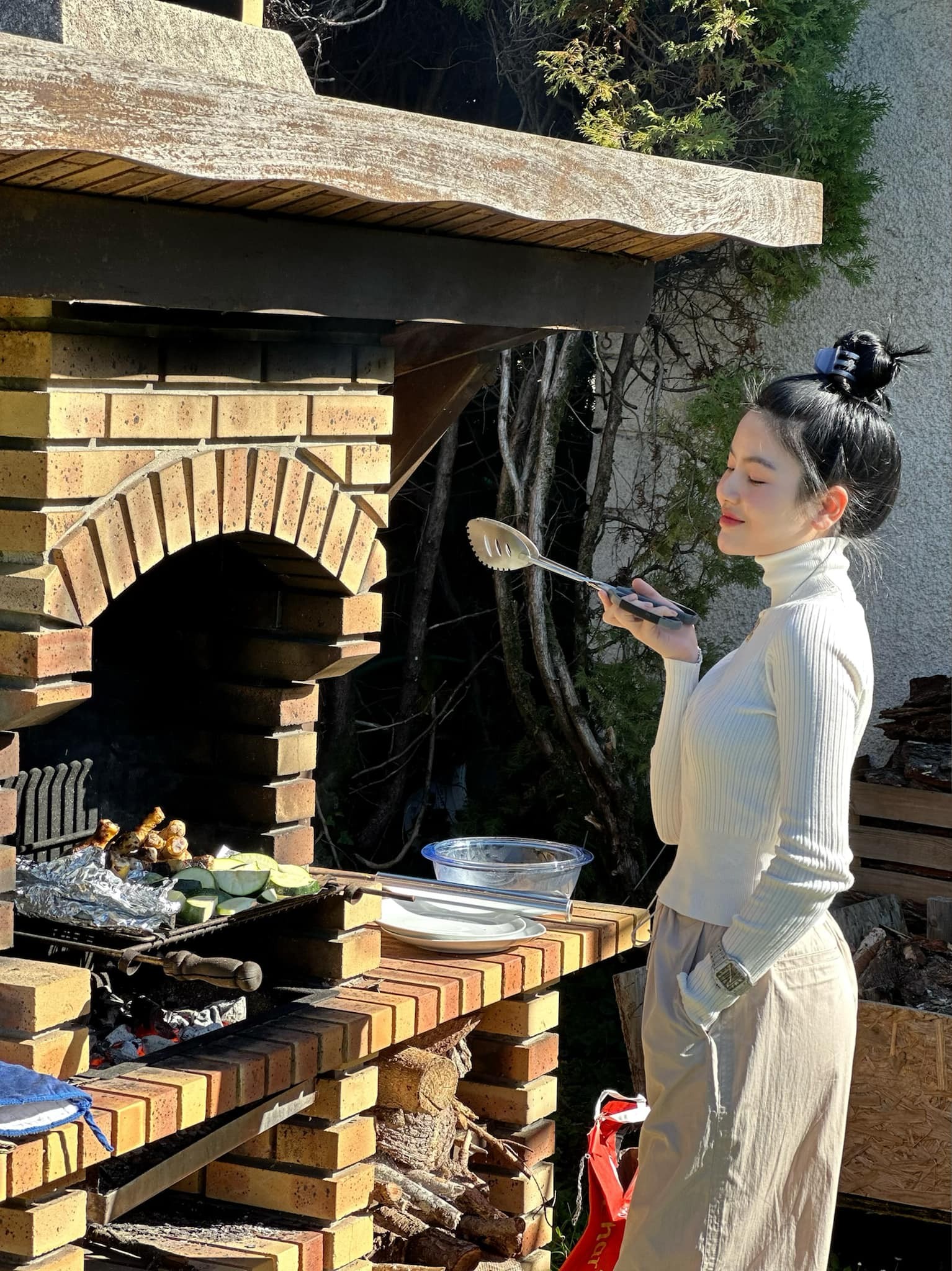 Bạn gái tin đồn Quang Hải đăng video phản bác nhưng sau 10 phút lại làm ngay một hành động  khó hiểu - Ảnh 2