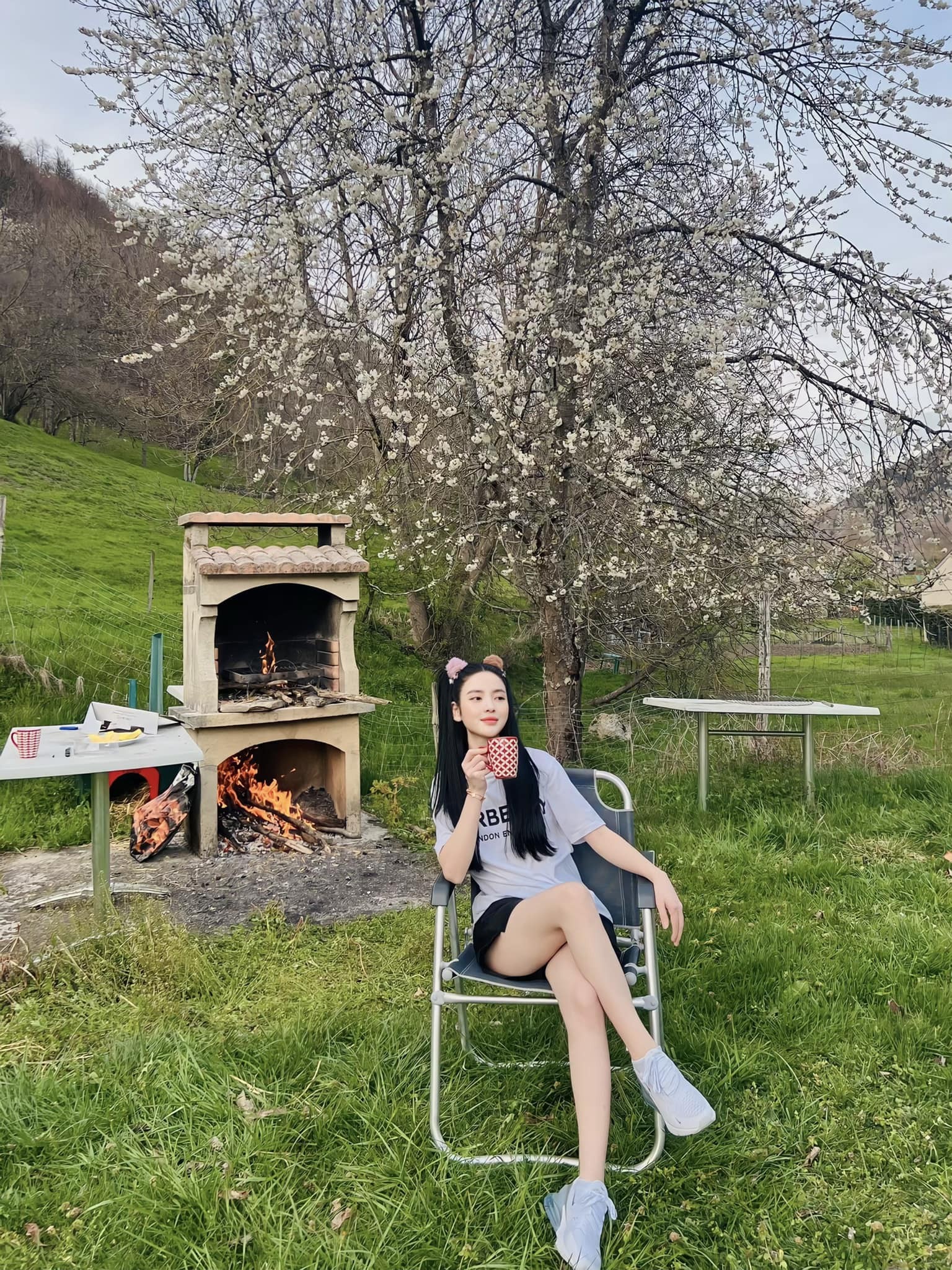 Bạn gái tin đồn Quang Hải đăng video phản bác nhưng sau 10 phút lại làm ngay một hành động  khó hiểu - Ảnh 1