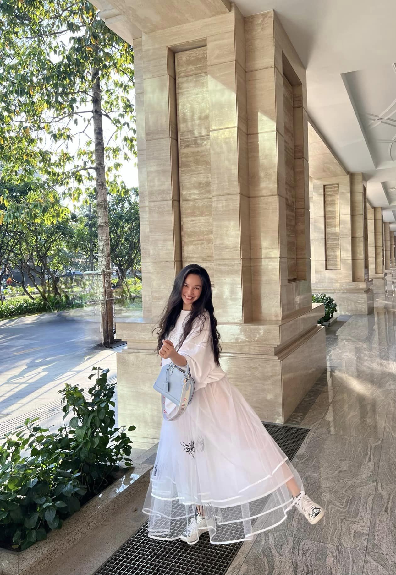 Hiền Thục nhan sắc lão hóa ngược, như 'gái 18' khi crush cũ bất ngờ nhắn tin tỏ tình - Ảnh 1