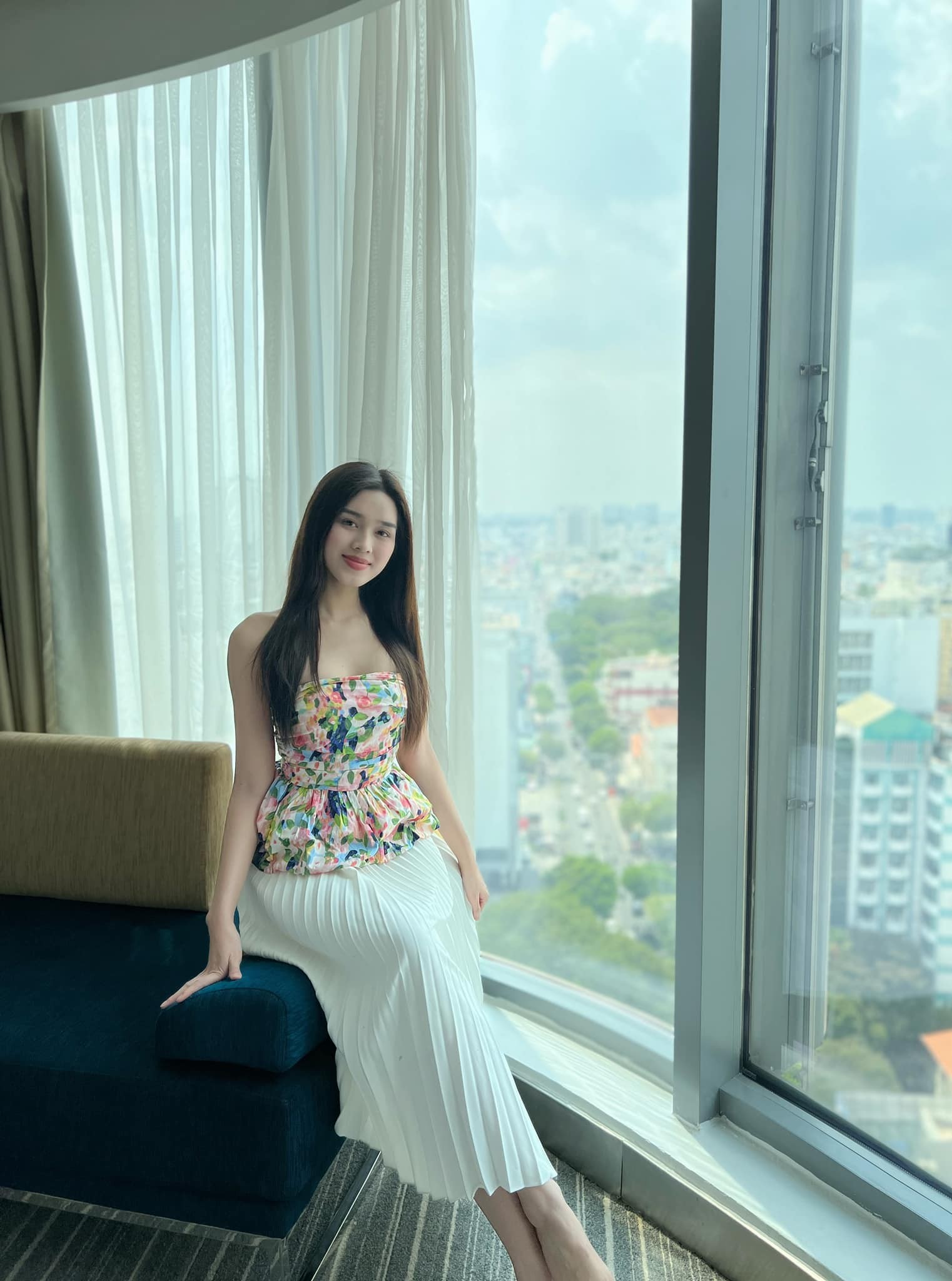 Thời trang thường ngày của Đỗ Hà cũng được nhiều người yêu thích. Ảnh: FBNV.