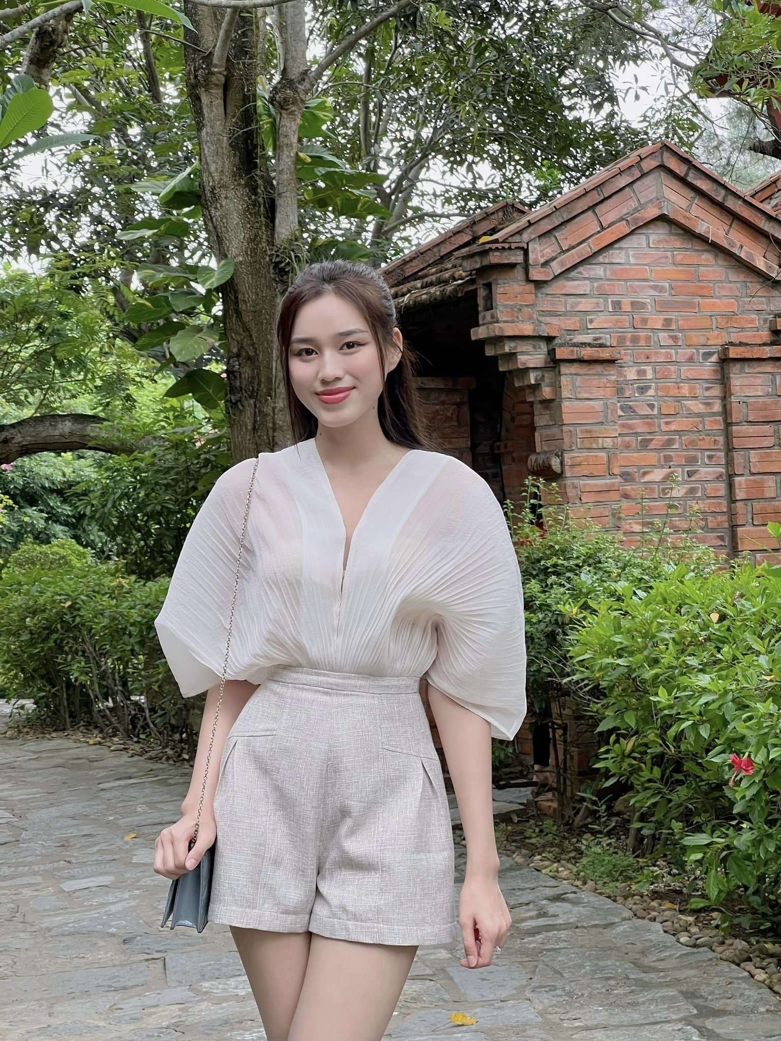 Hoa hậu Đỗ Hà ngày càng 'có gu' hơn trên thảm đỏ, mỗi lần xuất hiện đều khiến dân tình 'dậy sóng' - Ảnh 4