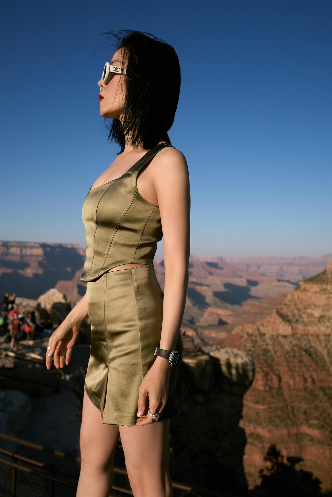 Bị soi về thời trang khi leo núi, Lệ Quyên đáp trả cực thâm thúy - Ảnh 3