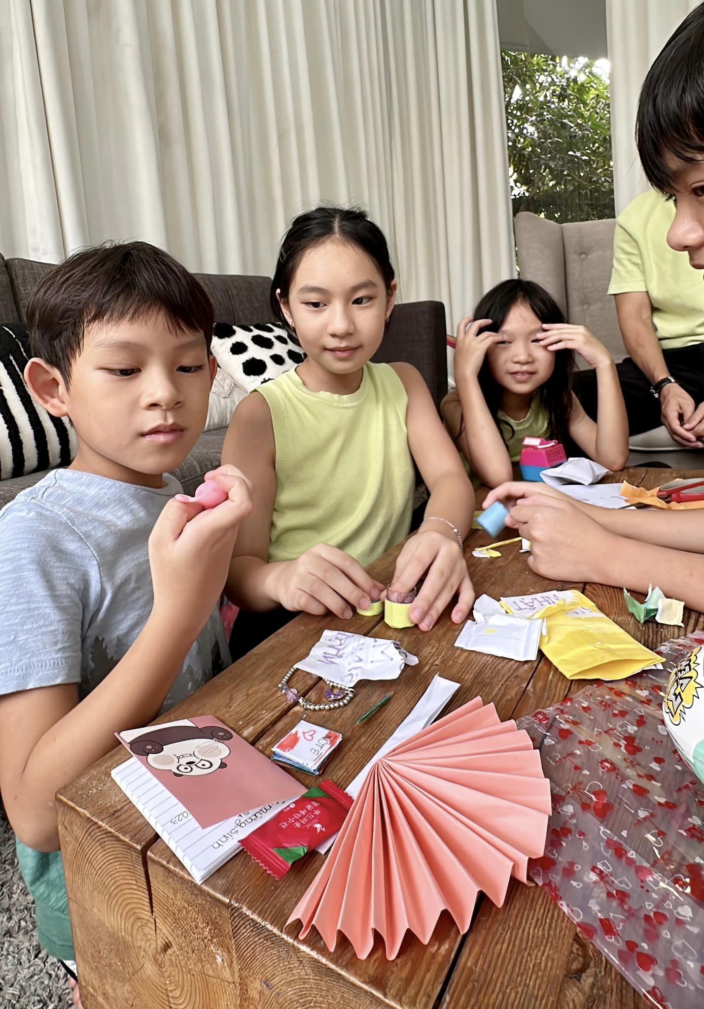 Lý Hải Minh Hà tổ chức sinh nhật cho quý tử, loạt quà sinh nhật gây bất ngờ vì quá giản dị - Ảnh 4