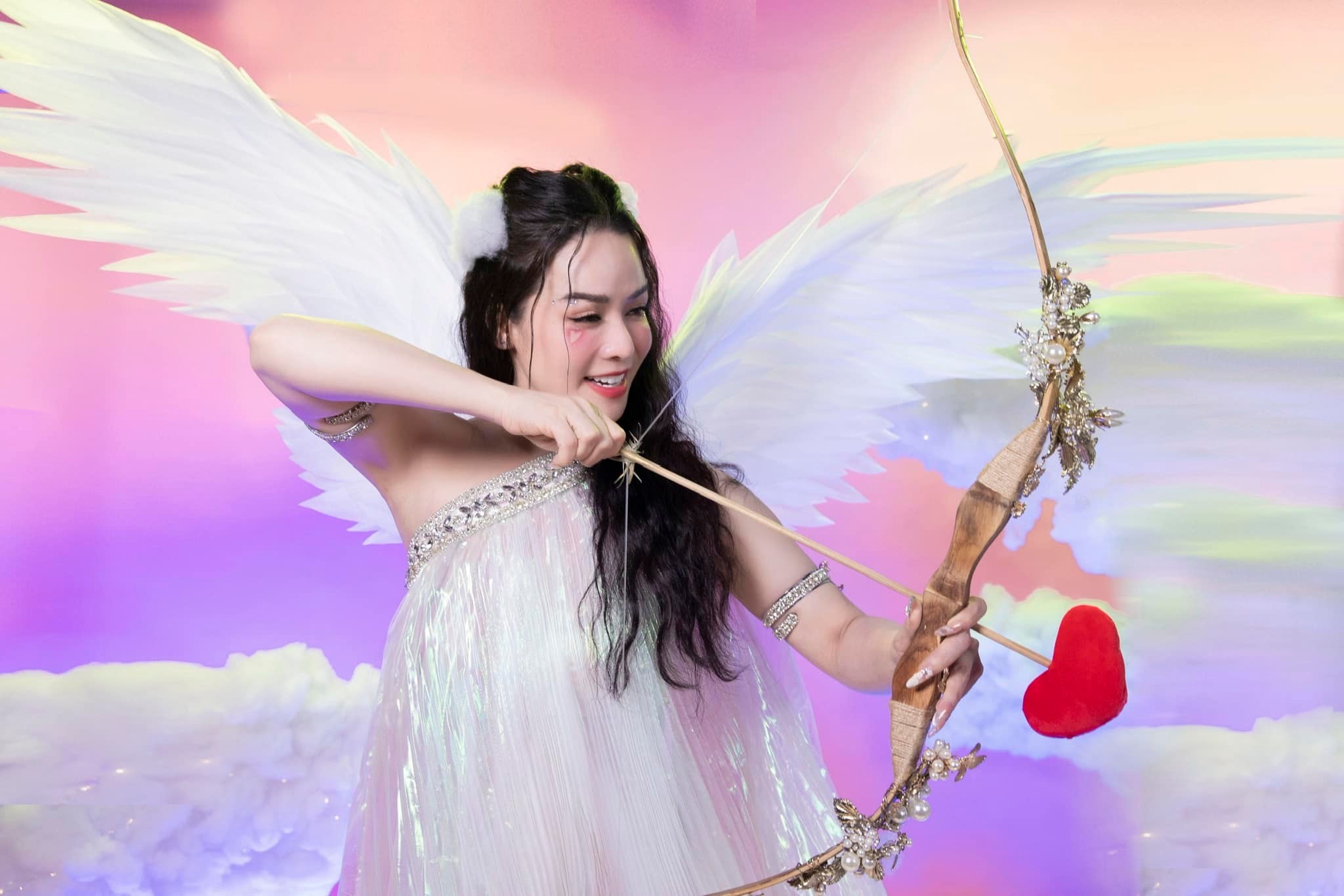 Nhật Kim Anh ngày càng trẻ trung. Ảnh: FBNV.