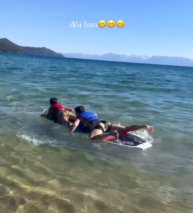 Khoảnh khắc Lâm Bảo Châu và con trai vui vẻ chơi đùa cùng nhau được Lệ Quyên chia sẻ. Khoảnh khắc Lâm Bảo Châu và con trai vui vẻ chơi đùa cùng nhau được Lệ Quyên chia sẻ.
