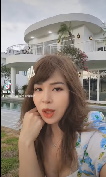 Vợ Mạnh Trường khoe biệt thự view núi đẹp như mơ, nhìn nội thất phòng khách ai cũng choáng ngợp - Ảnh 2 Vợ Mạnh Trường khoe biệt thự view núi đẹp như mơ, nhìn nội thất phòng khách ai cũng choáng ngợp - Ảnh 2