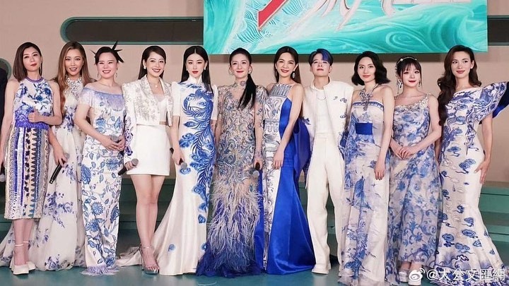 Chi Pu cùng dàn Tỷ Tỷ Đạp Gió 2023 trong đêm Chung kết. Chi Pu cùng dàn Tỷ Tỷ Đạp Gió 2023 trong đêm Chung kết.