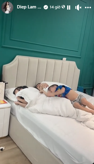 Diệp Lâm Anh hạnh phúc chơi đùa cùng 2 con, dân mạng nhìn mà xót xa - Ảnh 3 Diệp Lâm Anh hạnh phúc chơi đùa cùng 2 con, dân mạng nhìn mà xót xa - Ảnh 3