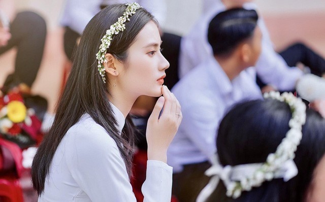 Nhan sắc Hoa hậu Ý Nhi gây thương nhớ. Nhan sắc Hoa hậu Ý Nhi gây thương nhớ.