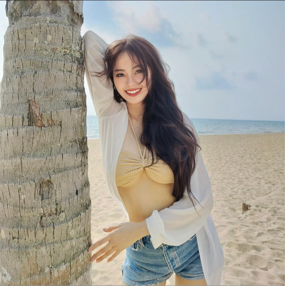 Nàng Á hậu 1 sở hữu ngoại hình nóng bỏng. Ảnh: FBNV.