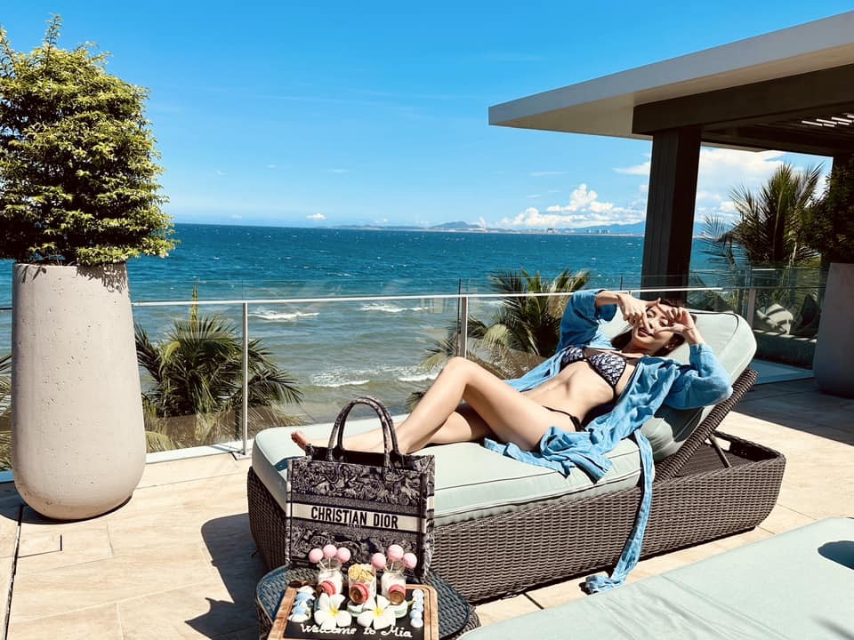 Jennifer Phạm 'đốn tim' dân tình với vóc dáng quyến rũ - Ảnh 1