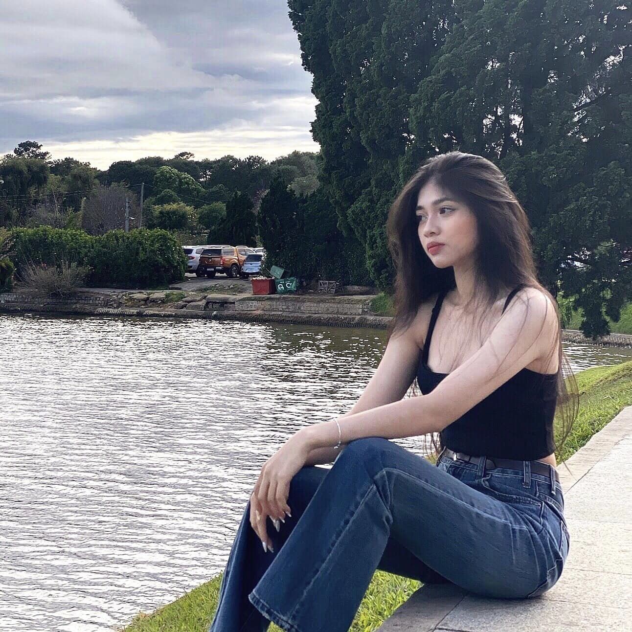 Ảnh hồi nhỏ của Á hậu Minh Kiên giúp cô thoát nghi vấn thẩm mỹ 1 điểm trên mặt - Ảnh 4