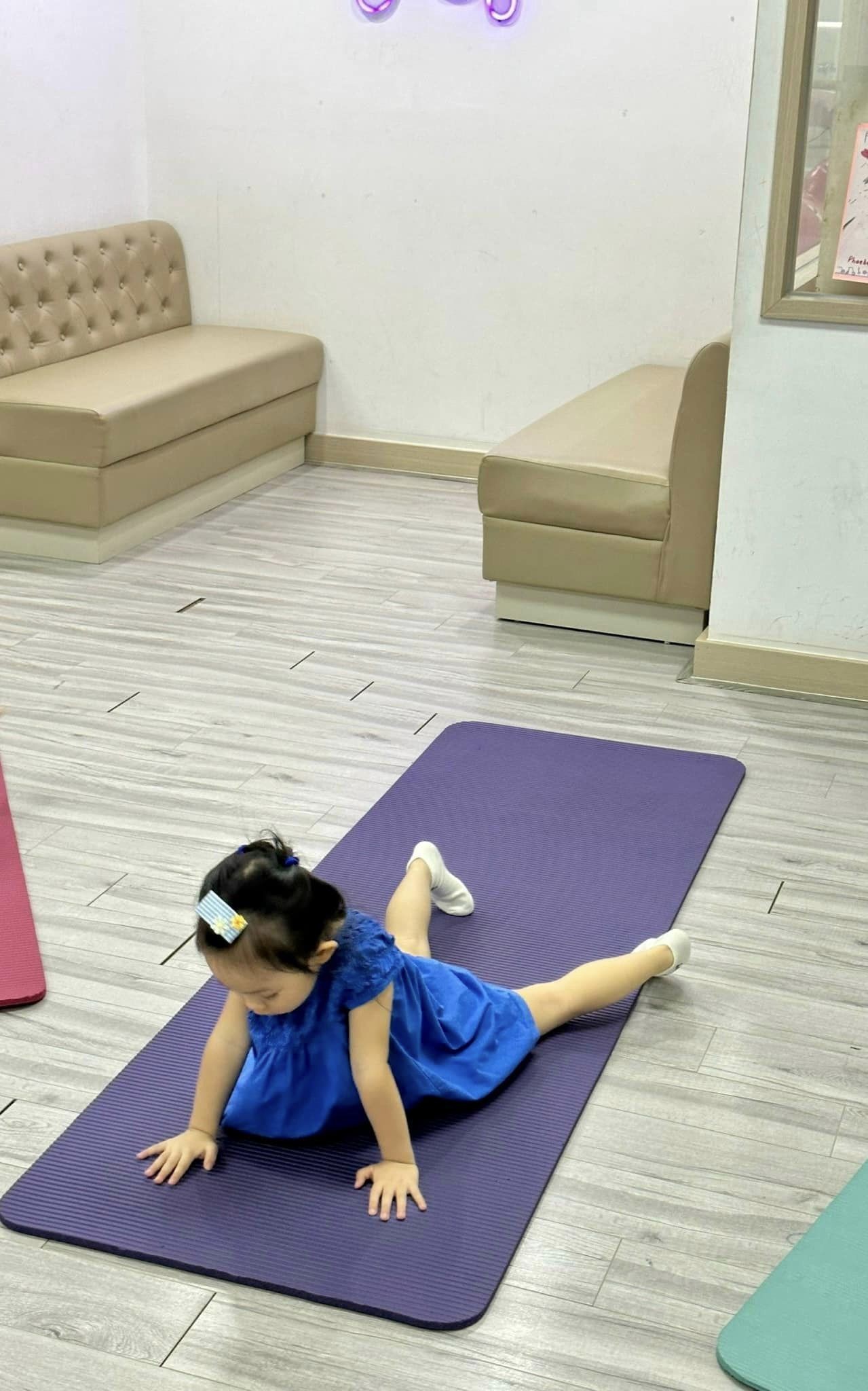 Cường Đô La chia sẻ khoảnh khắc đáng yêu của con gái, nhìn biểu cảm của Suchin khiến dân mạng đồng loạt bật cười - Ảnh 3 Cường Đô La chia sẻ khoảnh khắc đáng yêu của con gái, nhìn biểu cảm của Suchin khiến dân mạng đồng loạt bật cười - Ảnh 3