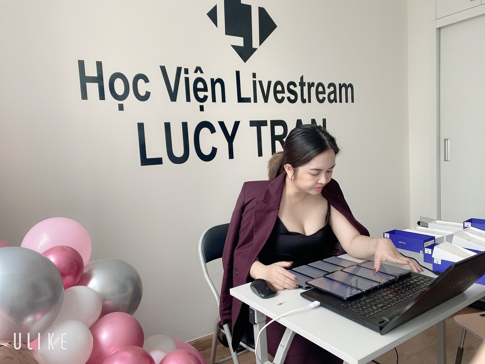 Trần Thiện Vi khởi nghiệp bằng việc kinh doanh online