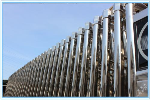 Những mẫu cổng xếp inox tự động do Bisco cung cấp - Ảnh 1