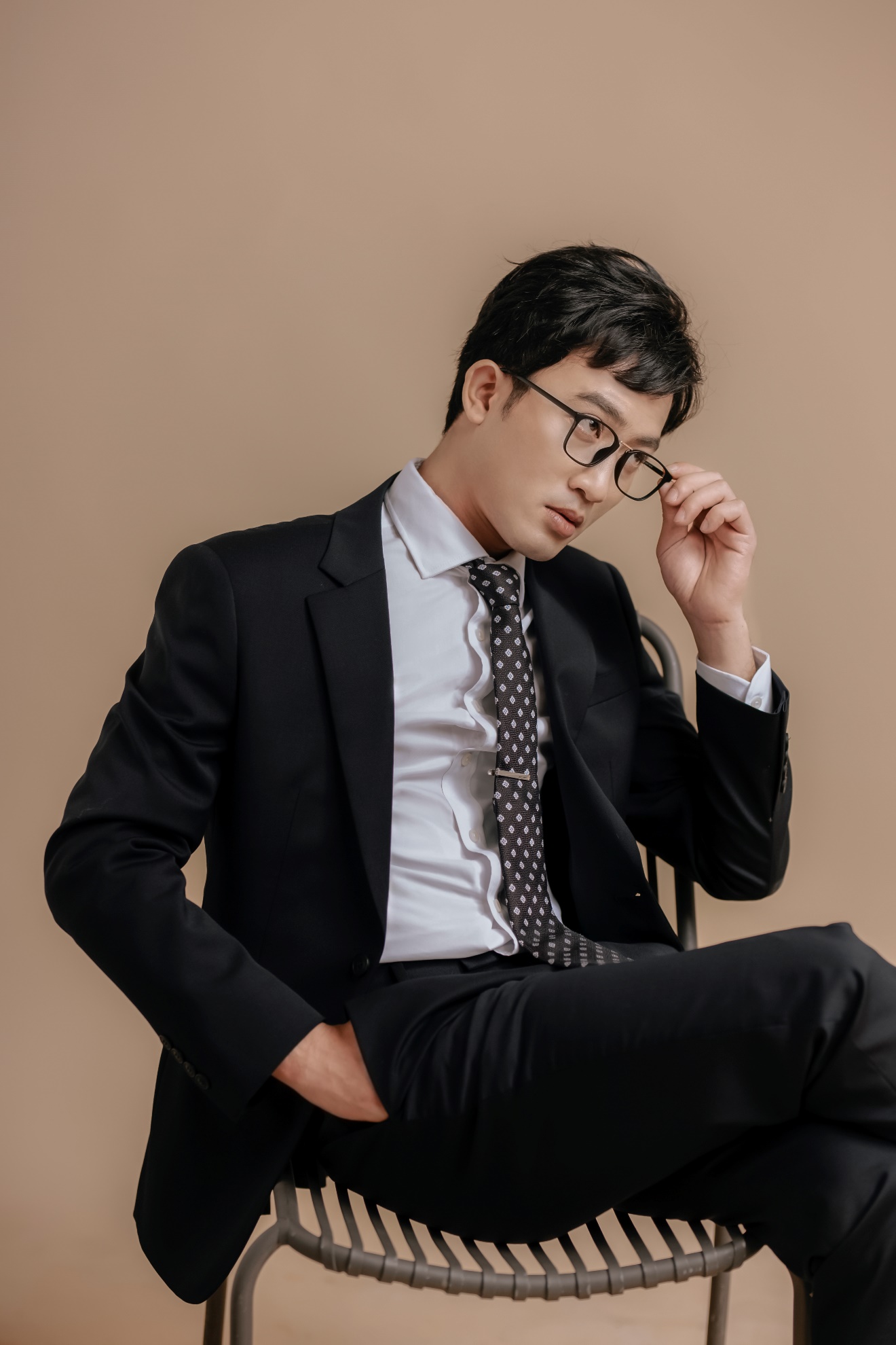 Doãn Quốc Đam ‘biến hình’ như tài tử Hàn Quốc khiến fan ‘đổ liêu xiêu’ - Ảnh 2 Doãn Quốc Đam ‘biến hình’ như tài tử Hàn Quốc khiến fan ‘đổ liêu xiêu’ - Ảnh 2
