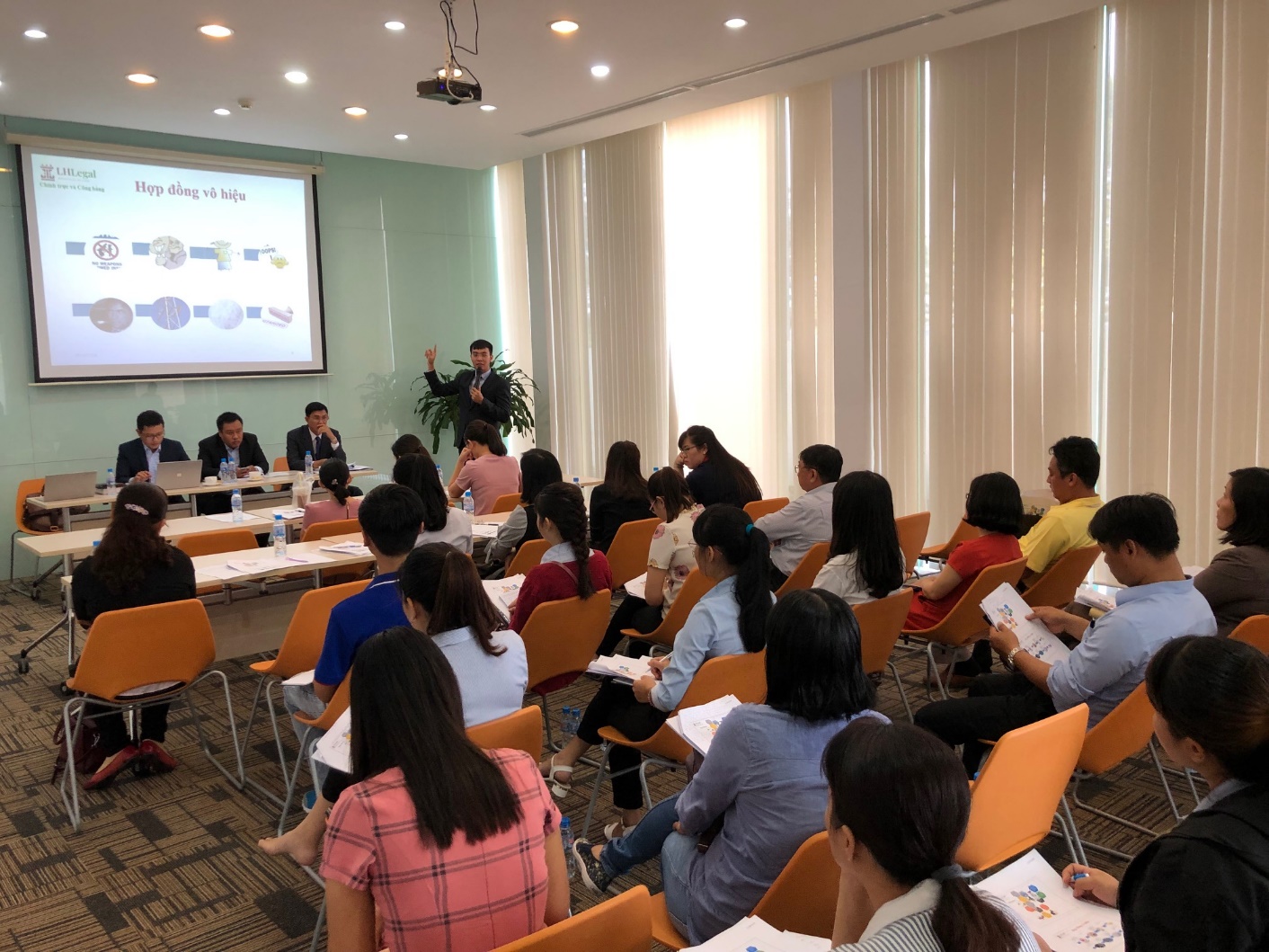 Luật sư Lê Nguyên Hòa tham gia đào tạo Tập huấn pháp luật tại KCN Protrade (2018) Luật sư Lê Nguyên Hòa tham gia đào tạo Tập huấn pháp luật tại KCN Protrade (2018)