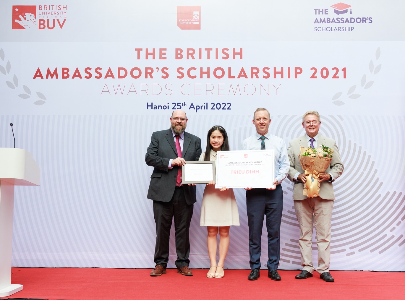 Những gương mặt xuất sắc trở thành quán quân Học bổng đại sứ Vương Quốc Anh  - Ảnh 2