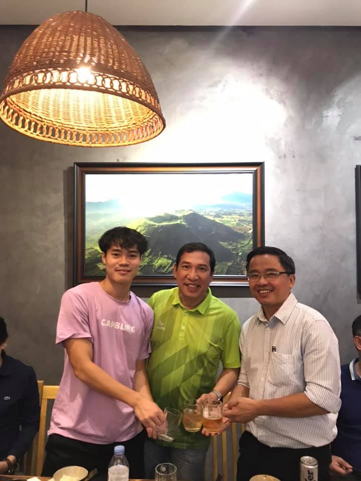 NS Quang Thắng hội ngộ với một số cầu thủ của đội tuyển Quốc gia Việt Nam NS Quang Thắng hội ngộ với một số cầu thủ của đội tuyển Quốc gia Việt Nam