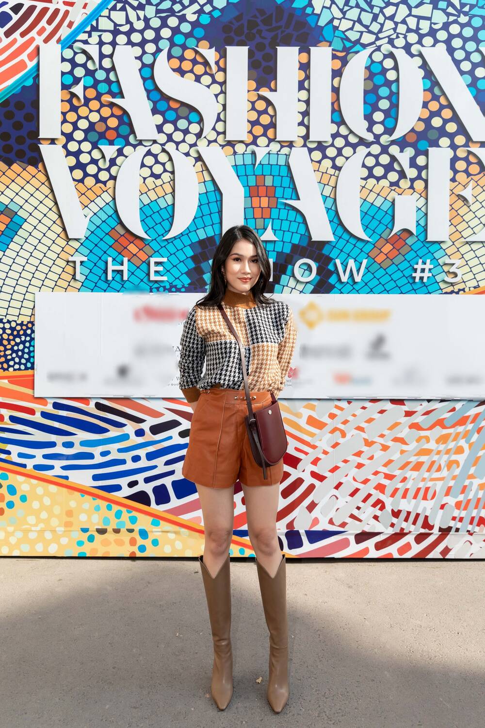 Sao Việt bắt tay nhau 'chặt chém' thảm đỏ show Fashion Voyage - Ảnh 1 Sao Việt bắt tay nhau 'chặt chém' thảm đỏ show Fashion Voyage - Ảnh 1