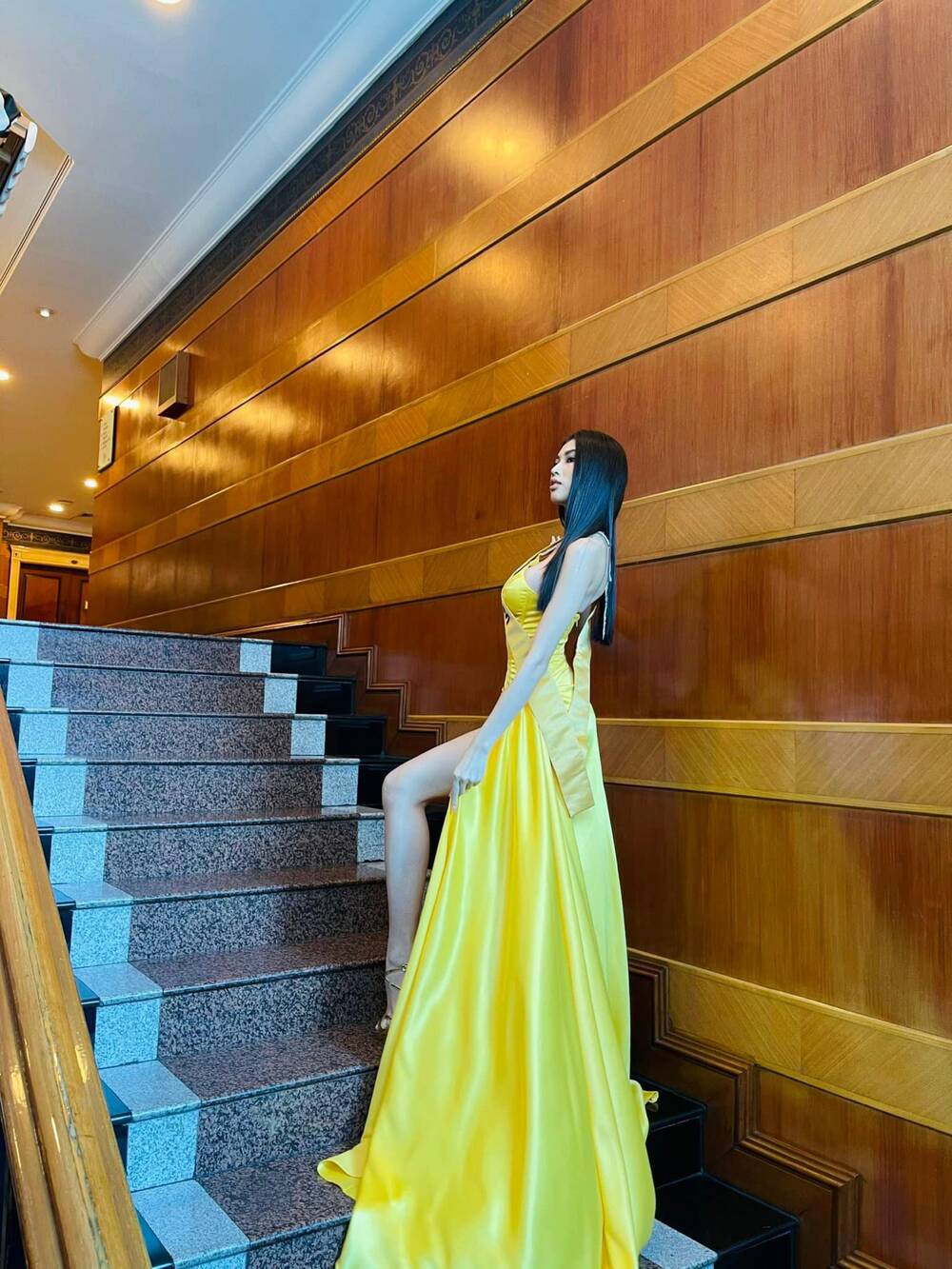 Diện áo yếm vàng rực, Ngọc Thảo khiến fan Miss Grand xuýt xoa bởi diện mạo xinh tựa 'thần tiên tỉ tỉ' - Ảnh 2 Diện áo yếm vàng rực, Ngọc Thảo khiến fan Miss Grand xuýt xoa bởi diện mạo xinh tựa 'thần tiên tỉ tỉ' - Ảnh 2