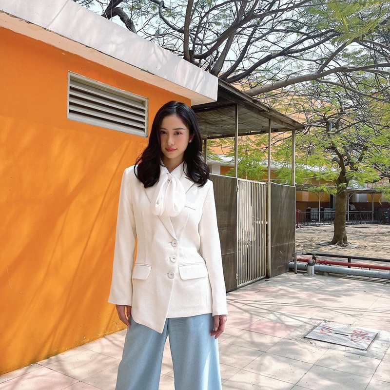 Style quần ống rộng tiếp tục chứng minh độ 'hot' khi được mỹ nhân Việt tích cực lăng xê - Ảnh 9 Style quần ống rộng tiếp tục chứng minh độ 'hot' khi được mỹ nhân Việt tích cực lăng xê - Ảnh 9