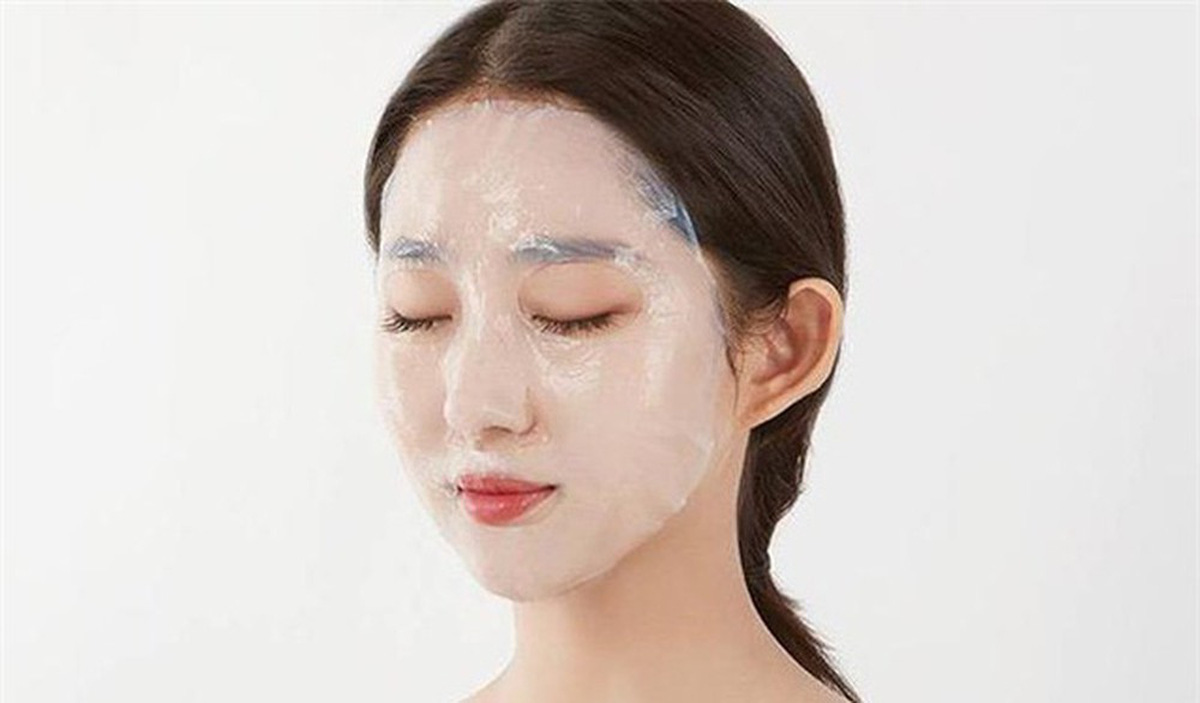 Những sai lầm khi đắp mặt nạ khiến bạn 'tiền mất tật mang' - Ảnh 2 Những sai lầm khi đắp mặt nạ khiến bạn 'tiền mất tật mang' - Ảnh 2