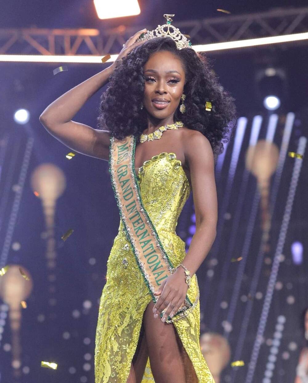 Chiêm ngưỡng dung mạo 'ngọc trai đen' nước Mỹ đăng quang Miss Grand International 2020  - Ảnh 3