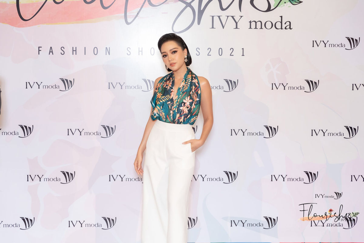 Thời trang thảm đỏ của sao Việt tại Fashion show IVY Moda: Hairiwon sang chảnh, Thiều bảo Trâm hết mực nữ tính - Ảnh 6