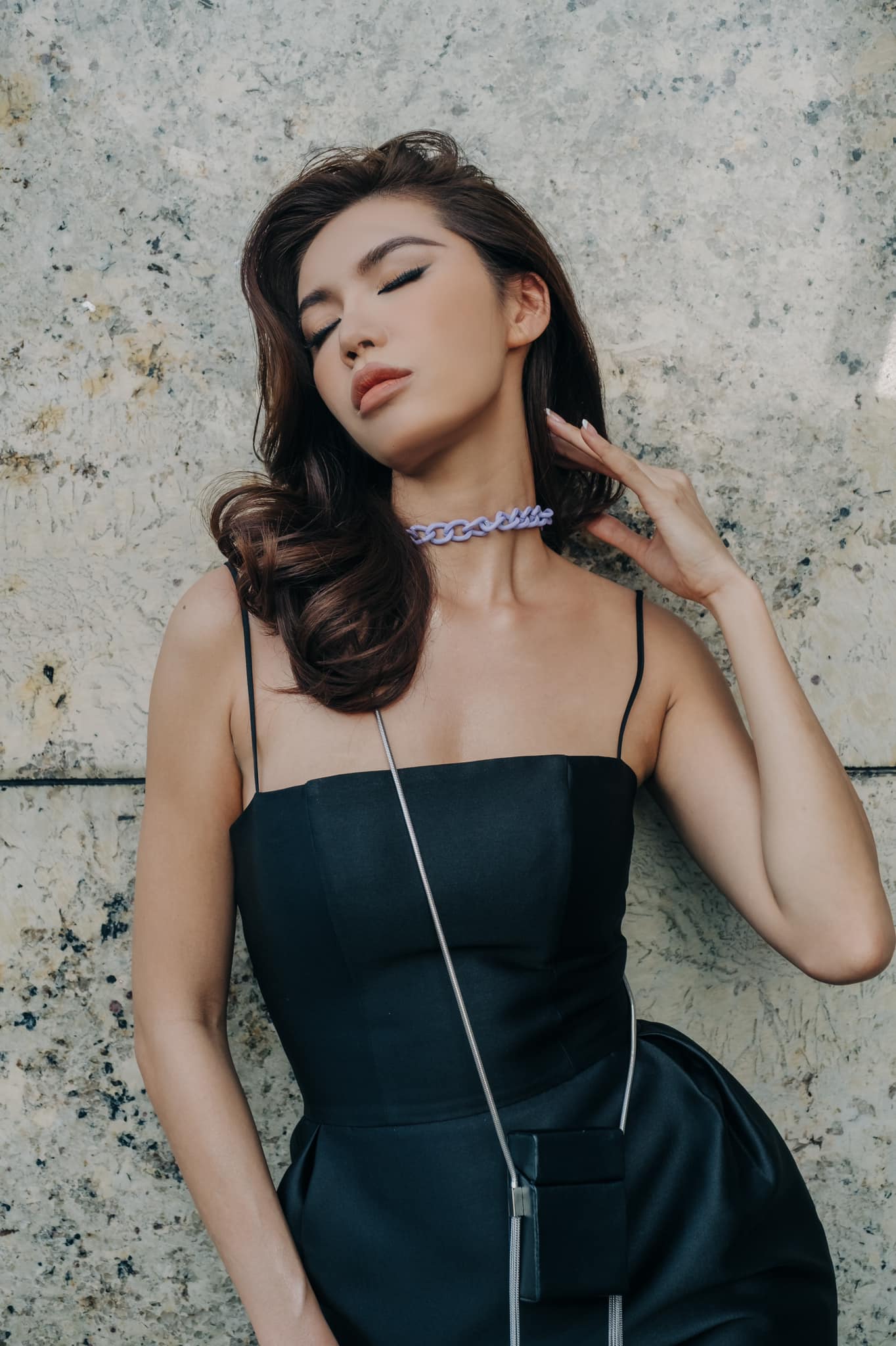 Loạt ảnh street style 'chất ngất' của Minh Tú khiến fan trầm trồ - Ảnh 2 Loạt ảnh street style 'chất ngất' của Minh Tú khiến fan trầm trồ - Ảnh 2