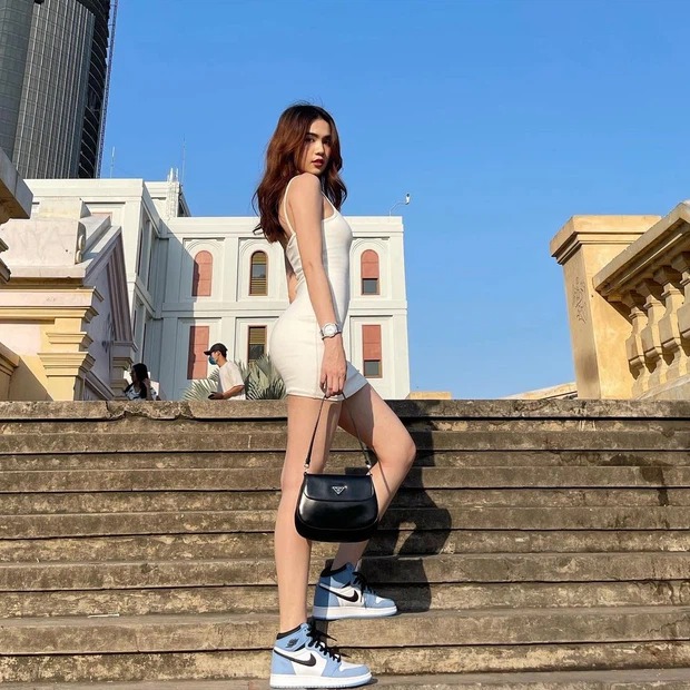 Thời trang sao Việt tuần qua: Từ Ngọc Trinh, Khánh Linh, Linh Ka đến ChiPu, Thiều Bảo Trâm, Hiền Hồ đều đua nhau diện đồ hiệu - Ảnh 1 Thời trang sao Việt tuần qua: Từ Ngọc Trinh, Khánh Linh, Linh Ka đến ChiPu, Thiều Bảo Trâm, Hiền Hồ đều đua nhau diện đồ hiệu - Ảnh 1