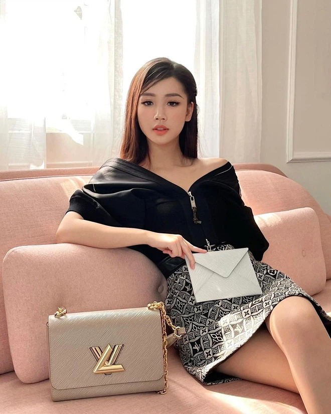 Bóc tách phong cách thời trang 'bánh tráng' của Amee: Gợi cảm, tiểu thư, quý tộc có đủ - Ảnh 7 Bóc tách phong cách thời trang 'bánh tráng' của Amee: Gợi cảm, tiểu thư, quý tộc có đủ - Ảnh 7
