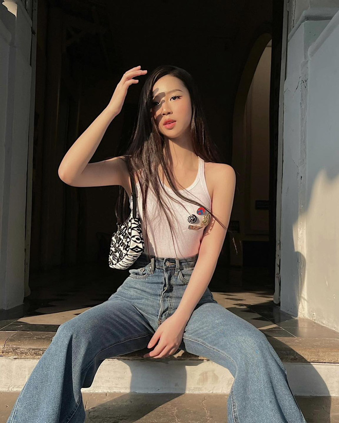Bóc tách phong cách thời trang 'bánh tráng' của Amee: Gợi cảm, tiểu thư, quý tộc có đủ - Ảnh 12 Bóc tách phong cách thời trang 'bánh tráng' của Amee: Gợi cảm, tiểu thư, quý tộc có đủ - Ảnh 12