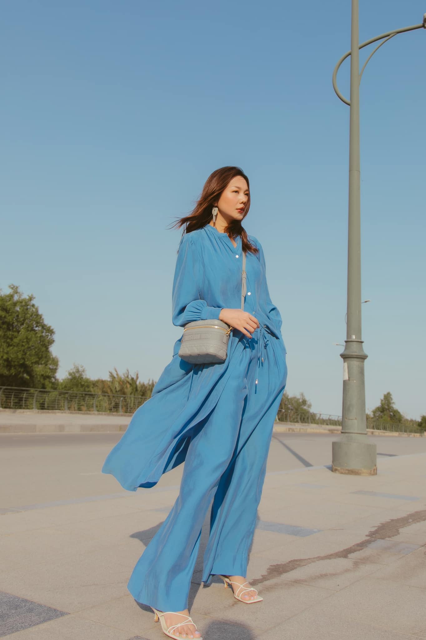 Siêu mẫu Thanh Hằng hóa 'nàng thơ'  trong bộ ảnh mới ngược nắng - Ảnh 6