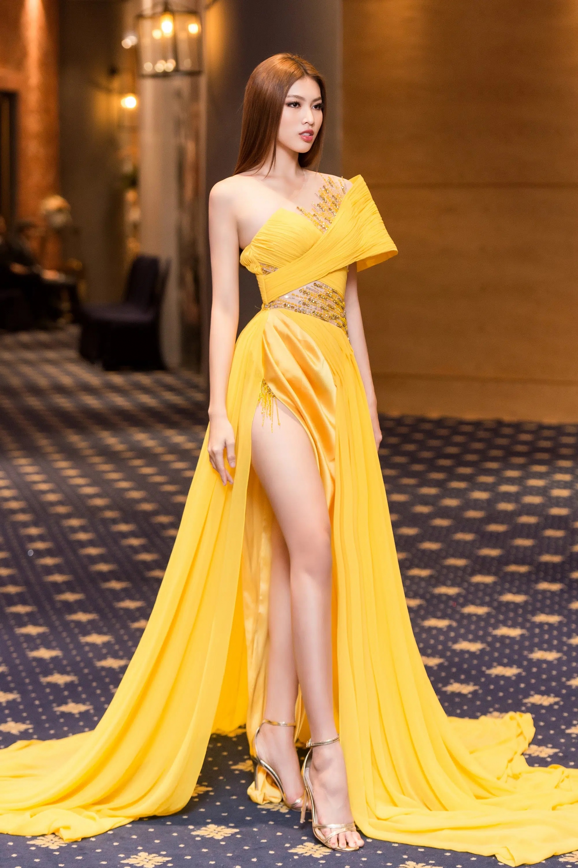 Người làm nên phong cách thời trang 'đỉnh cao' của Ngọc Thảo tại Miss Grand International 2020 là ai? - Ảnh 7