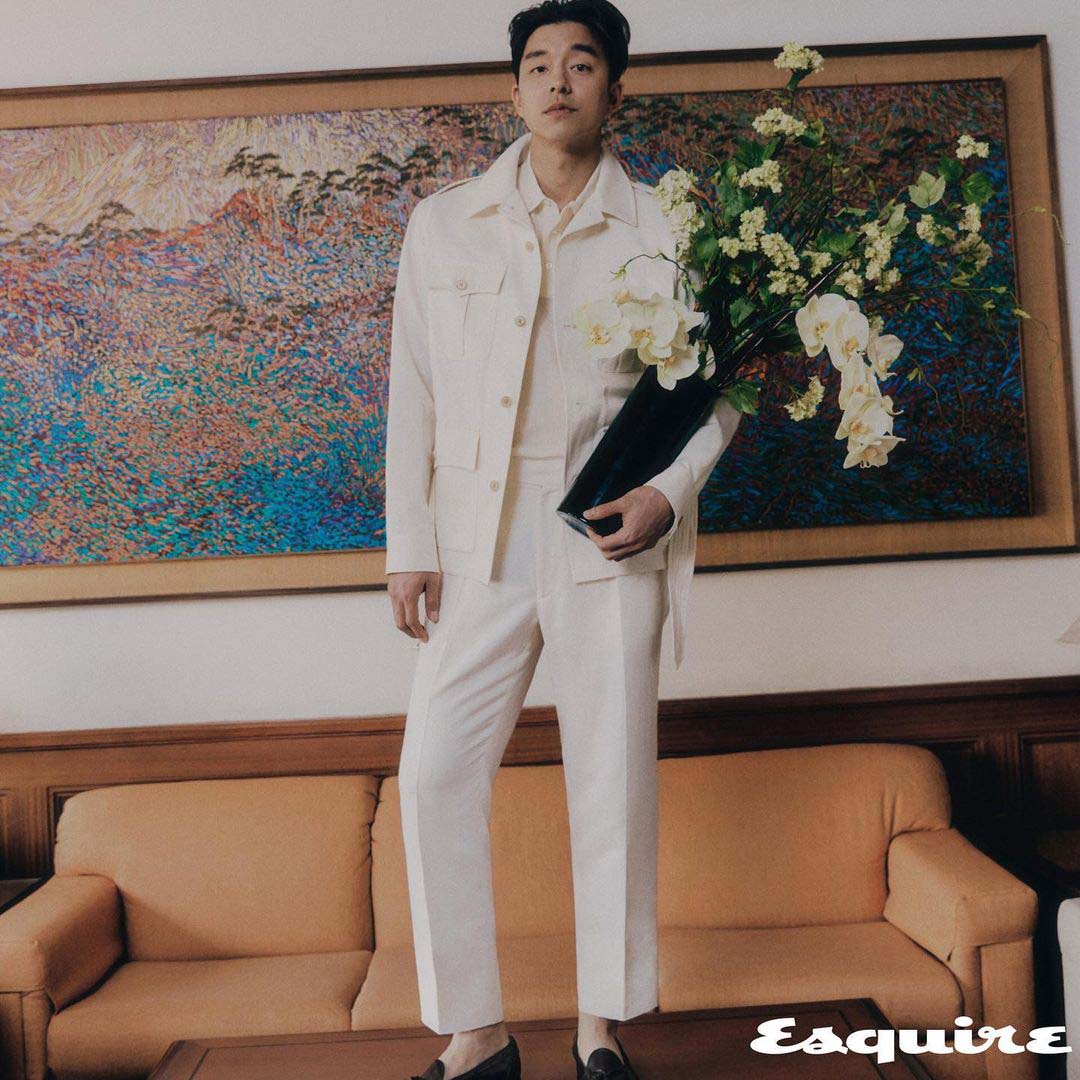 Sao nam tuần qua mặc gì: Phạm Bảo Luận đỏm dáng với xu hướng oversized-tailored, Gong Yoo chuẩn 'gừng càng già càng cay' - Ảnh 5 Sao nam tuần qua mặc gì: Phạm Bảo Luận đỏm dáng với xu hướng oversized-tailored, Gong Yoo chuẩn 'gừng càng già càng cay' - Ảnh 5