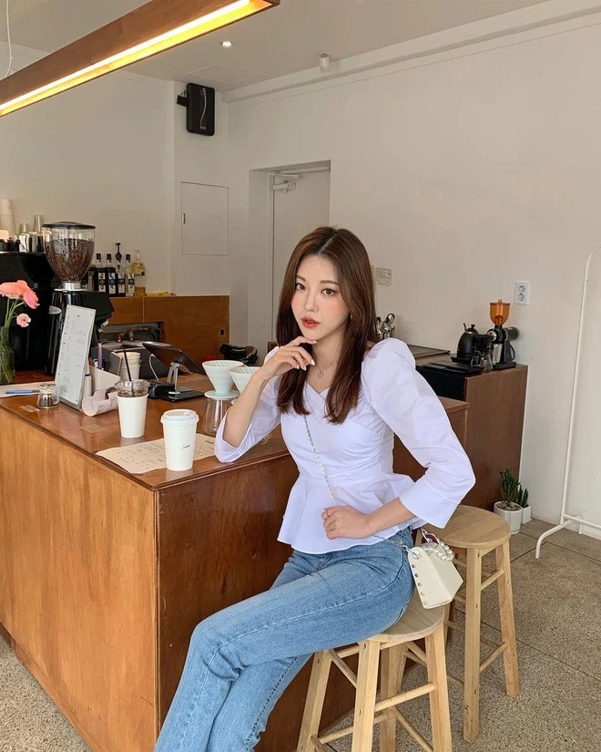 Không cần giảm cân, chị em vẫn tự tin khoe dáng ngời ngợi nhờ những kiểu áo che khuyết điểm - Ảnh 7 Không cần giảm cân, chị em vẫn tự tin khoe dáng ngời ngợi nhờ những kiểu áo che khuyết điểm - Ảnh 7