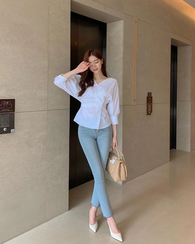 Không cần giảm cân, chị em vẫn tự tin khoe dáng ngời ngợi nhờ những kiểu áo che khuyết điểm - Ảnh 6 Không cần giảm cân, chị em vẫn tự tin khoe dáng ngời ngợi nhờ những kiểu áo che khuyết điểm - Ảnh 6