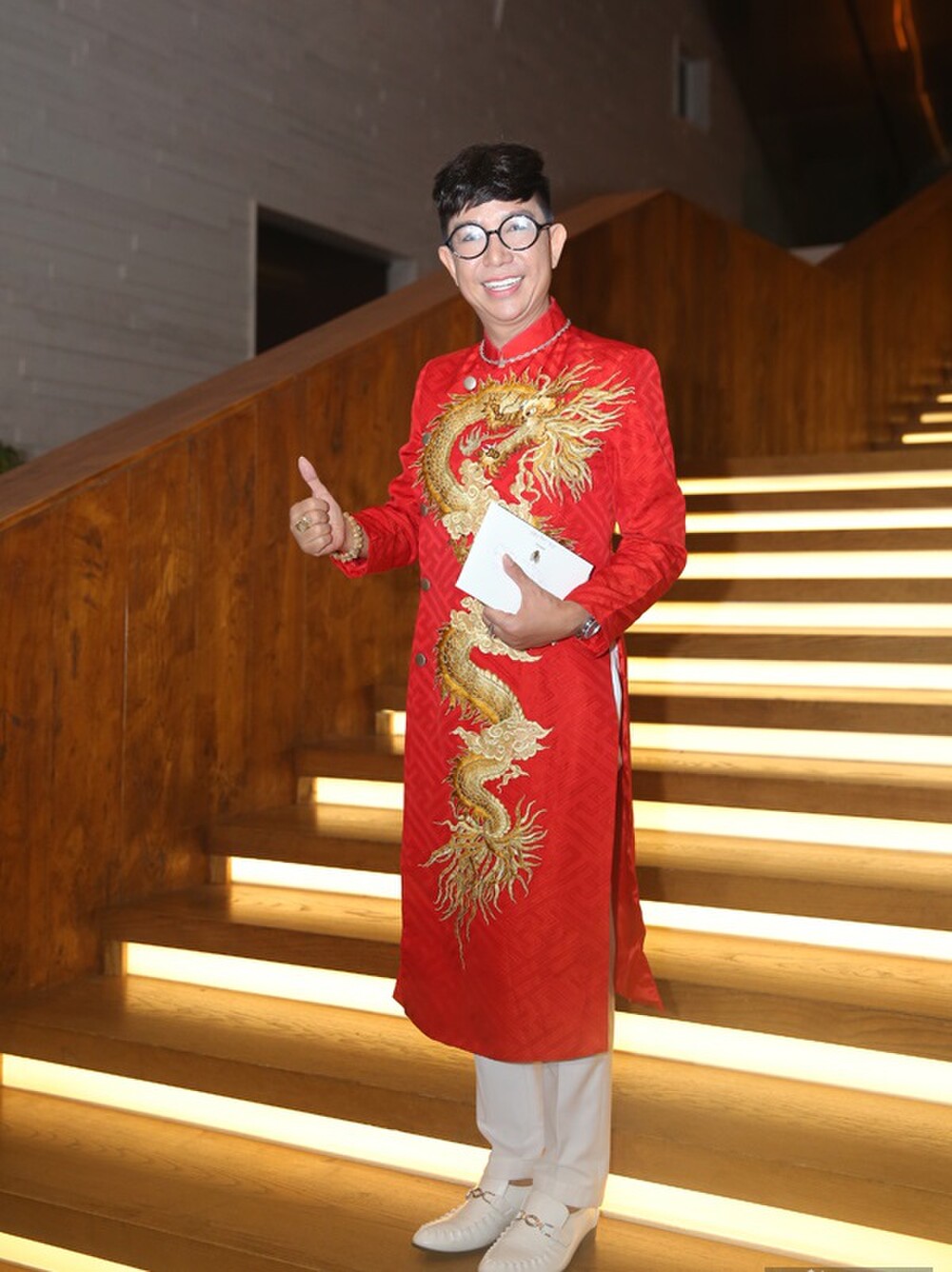 Sao Việt và những pha lên đồ dự tiệc cưới: Người xinh tươi hết nấc, người thích ‘chơi trội’ đẹp hơn cả cô dâu - Ảnh 5