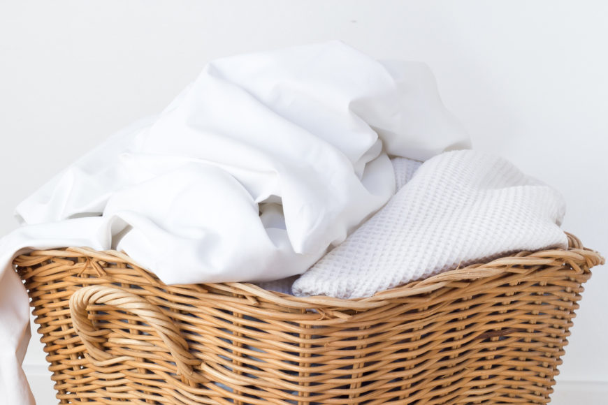 ‘Nuông chiều’ quần áo linen đúng cách cho mùa hè - Ảnh 6 ‘Nuông chiều’ quần áo linen đúng cách cho mùa hè - Ảnh 6