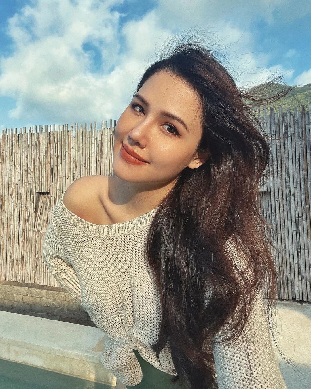 Phanh Lee đã mang tháng thứ 6 nhưng chẳng mấy ai nhận ra, bí quyết nằm ở loạt outfit giấu dáng này - Ảnh 9